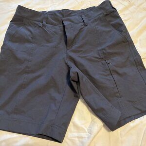 32-degree ladies cargo shorts - worn only once